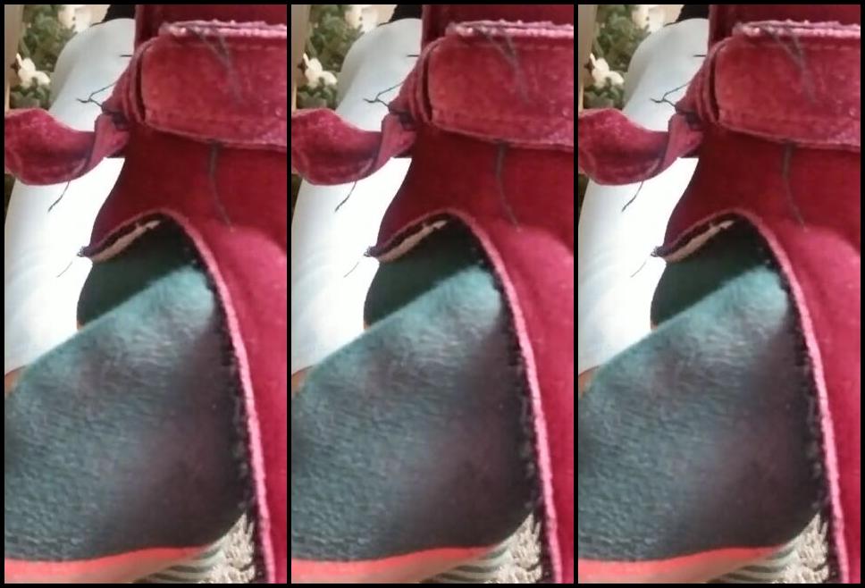 Worldgoddess Onlyfans Stinky Socks Out Of Stinky Slippers