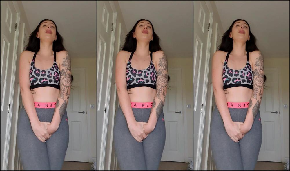 Tattooed Temptress P Ing In Yoga Pants