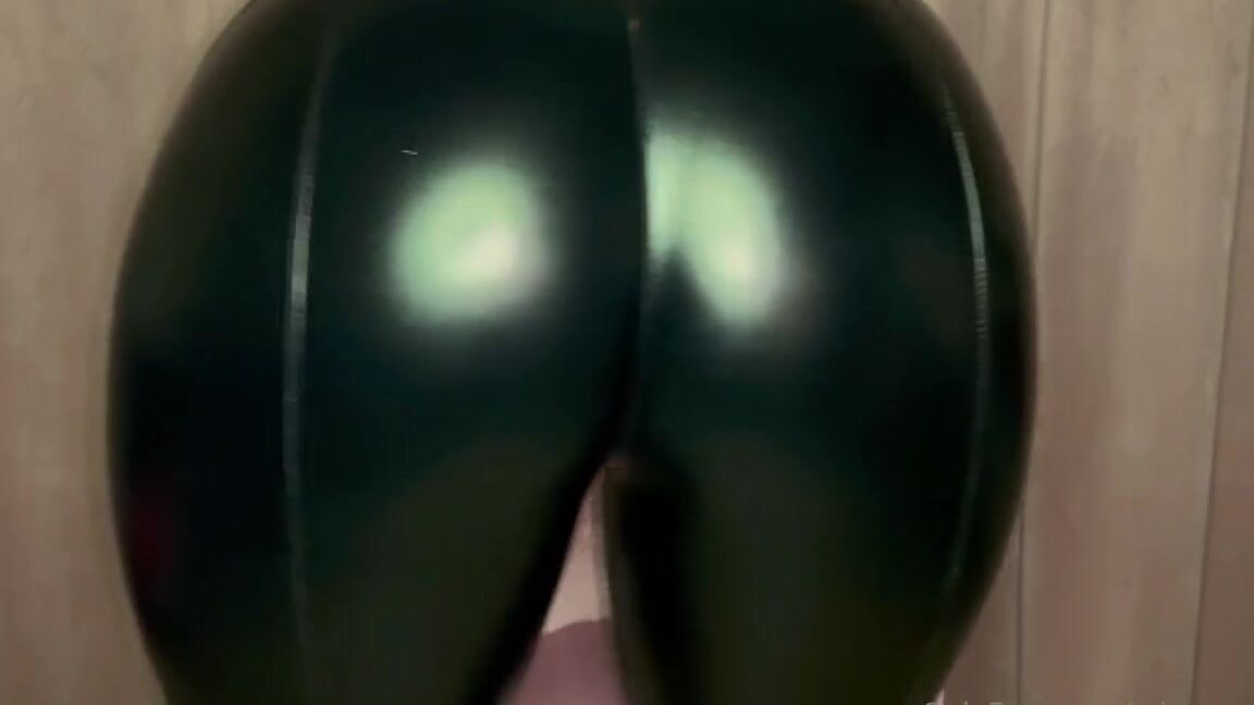 Missnerezza Onlyfans Worship My Leather Ass In Tight Leggings And My Feet In High Heel Boots But Not Without Any Consequ