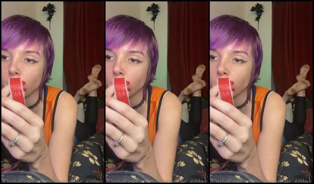 Summer Solesis Nicknamed Summer Solesis Onlyfans Vore In The Pose With Dirty Feet