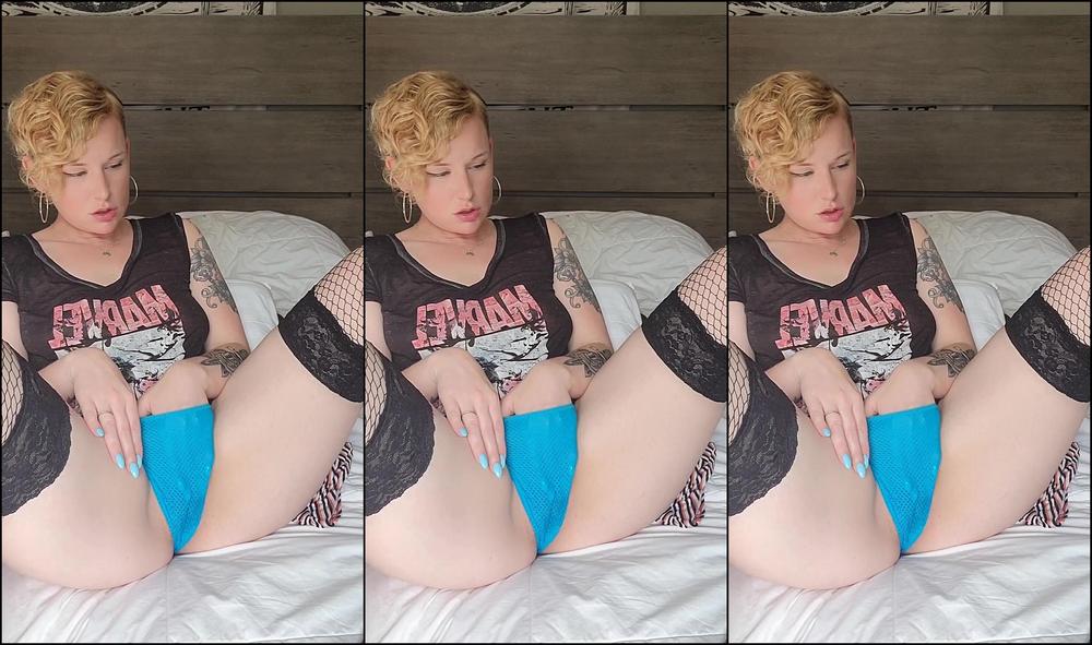 Strwberriebbxxx Watch Me Rub Myself Over My Panties And Then Under Them Until I Cum Really Hard They