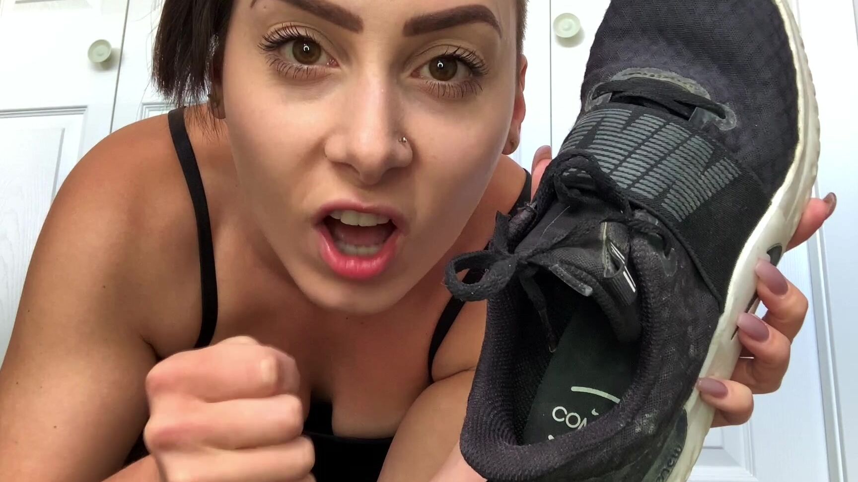 Goddess Arielle Sneaker Licking Foot Bitch ManyVids