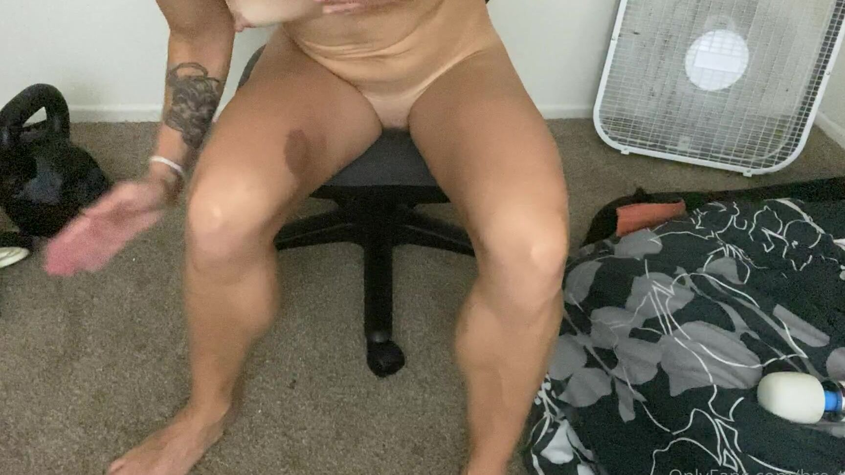 Kendra Heaux Spanking Myself All Over Before I Make A Mes