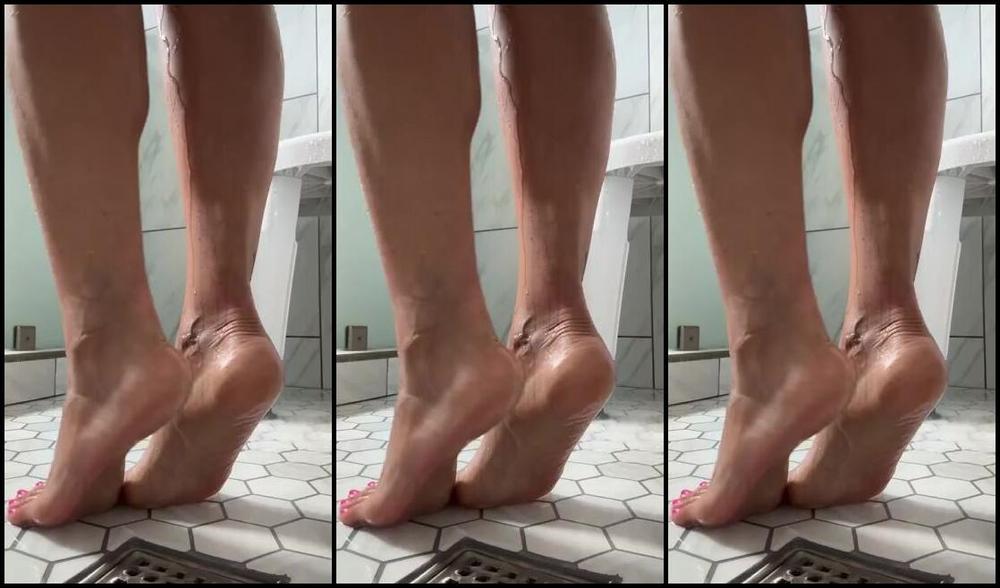 Goddess Pussyfoot Aka U186296307 Onlyfans The Water Is Now Holy And Sacred Having Touched My Divine Body You May Lick The Holy Water From The