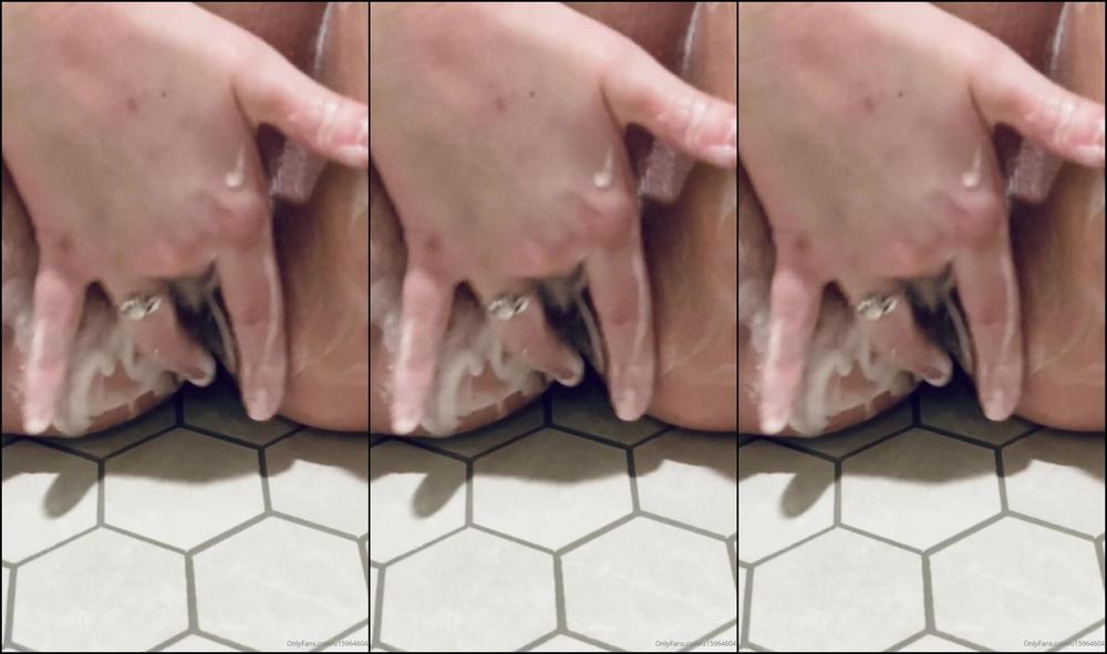 Pillowsquad I Love The Way My Moans Echo In This Shower It S Also Pretty Heckin Cute How I