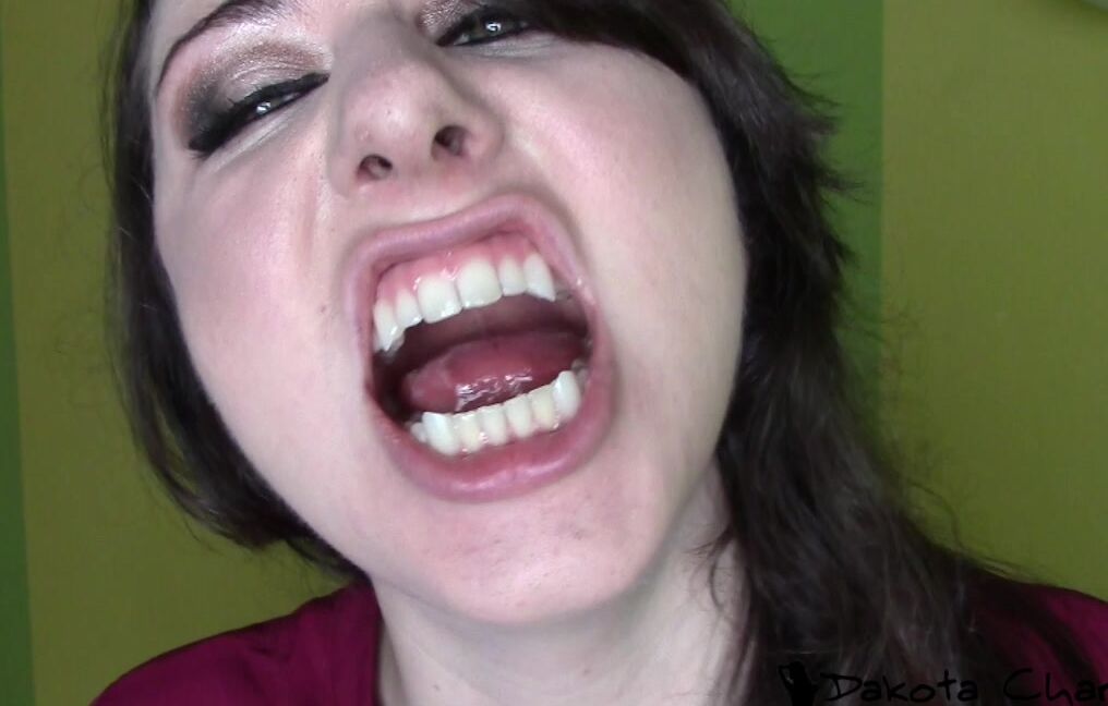 Dakotacharmsxxx Growing My New Fangs
