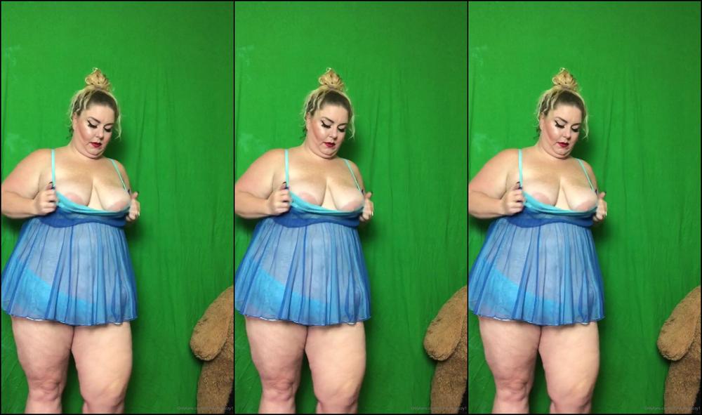 Platinumpuzzy I Love To Show Off My Curves Dance