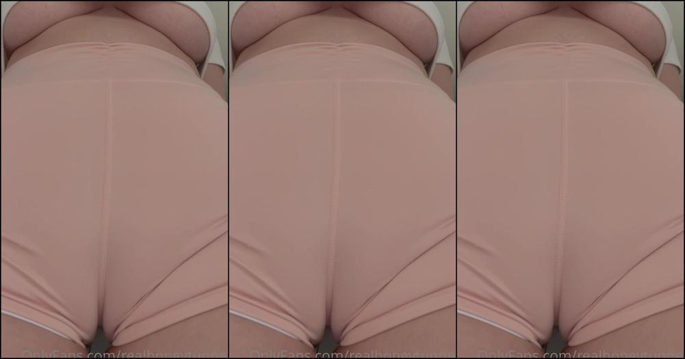 Realhoneytunnelx Doesn T My Camel Toe Look Delicious In My New Gym Shorts Yes It Does Follow My Jerk O