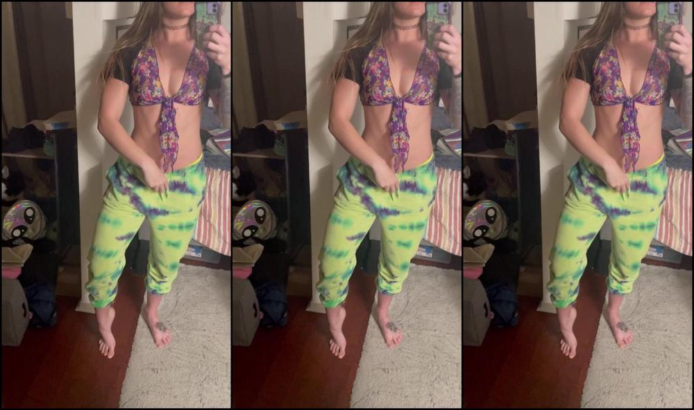 Jessischrist919 2771406664 02 11 2023 With The Way I Show Up To Photo Shoots You D Never Guess What S Hiding Underneath