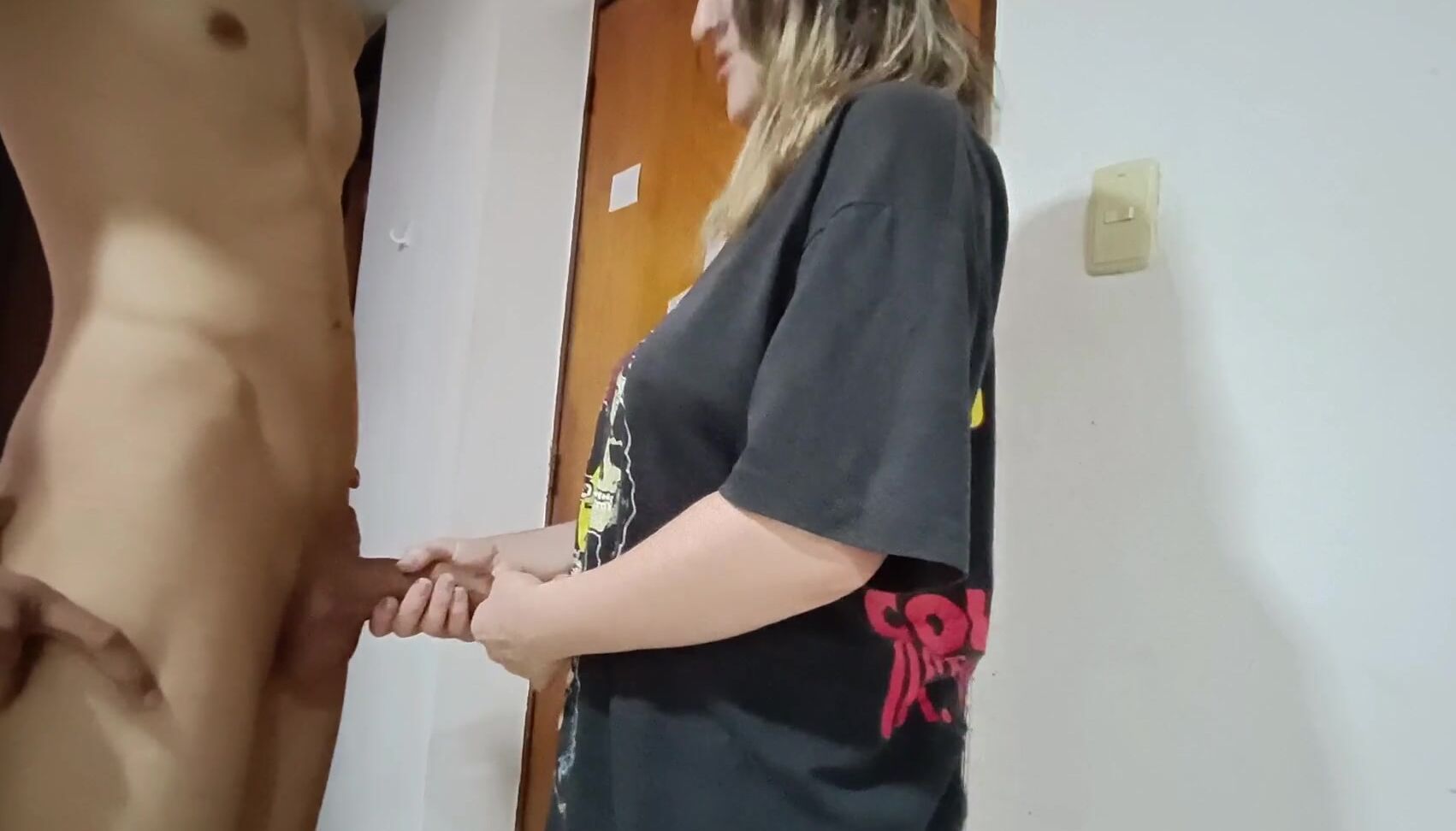 Ashleysoy01 MY STEPSISTER RECEIVES ME WITH A BLOWJOB IN THE APARTMENT Pornhub