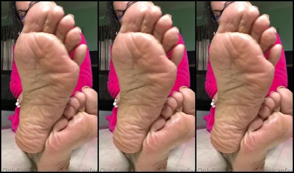 Deedeericanfeet Onlyfans So This Request Was For Closeups Of My Wrinkles Hehe