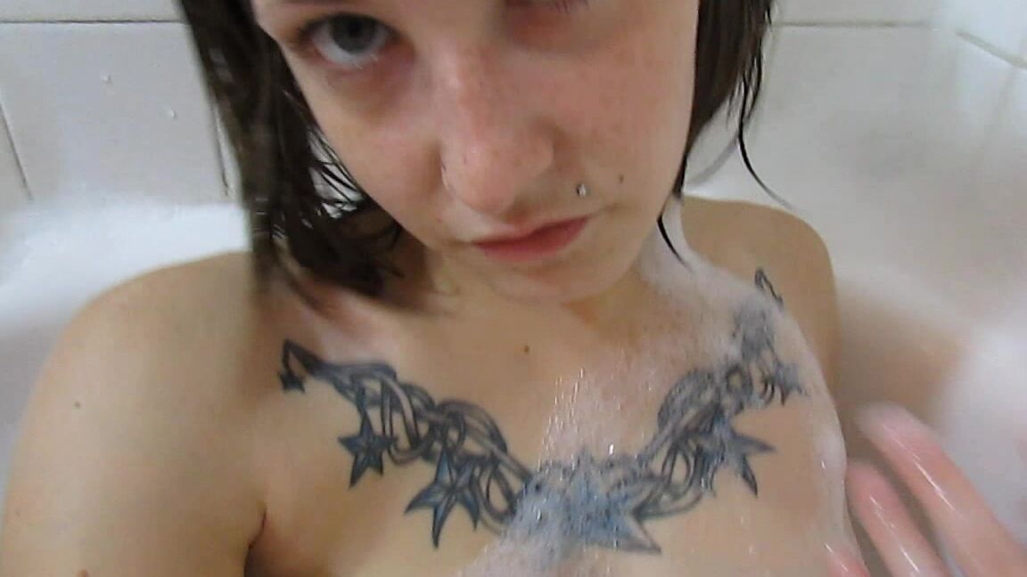 Xxsmiley Trash Talk In The Bathtub