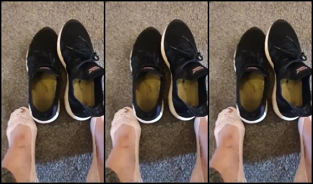 Miss B Nicknamed Missb52S Onlyfans 06 11 2021 Cute Little Socks In My Old Smelly Trainers