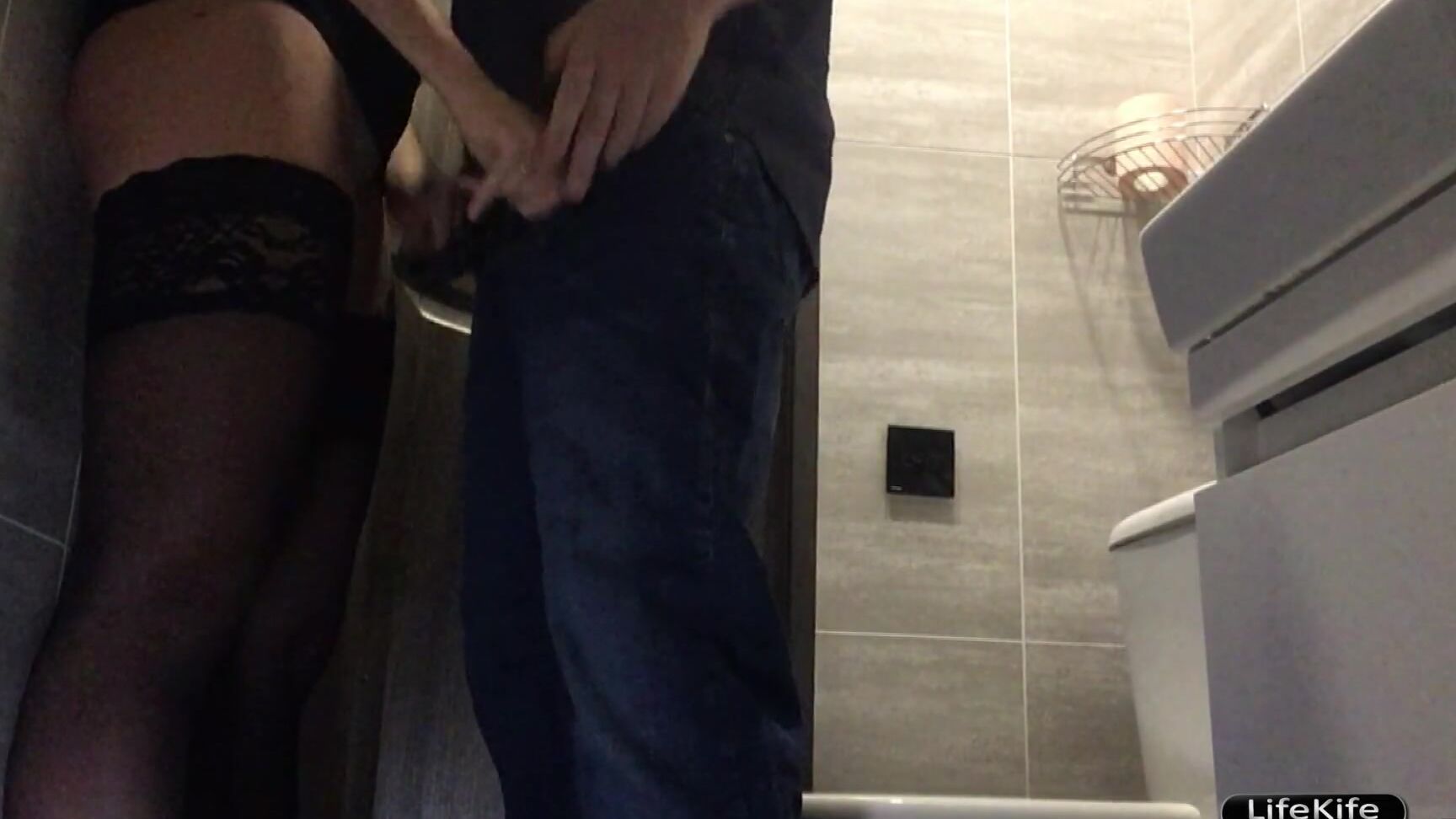 Lifekife Секс В Туалете Ночного Клуба 1