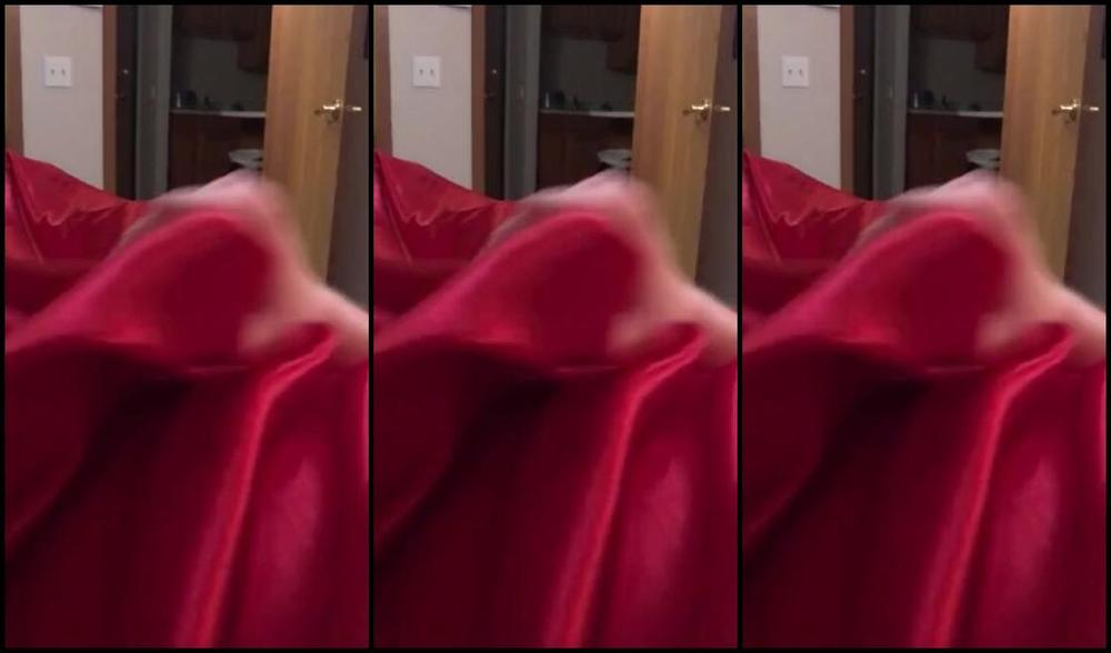 Foxxxy Vixen cumming in satin sheets Pornhub