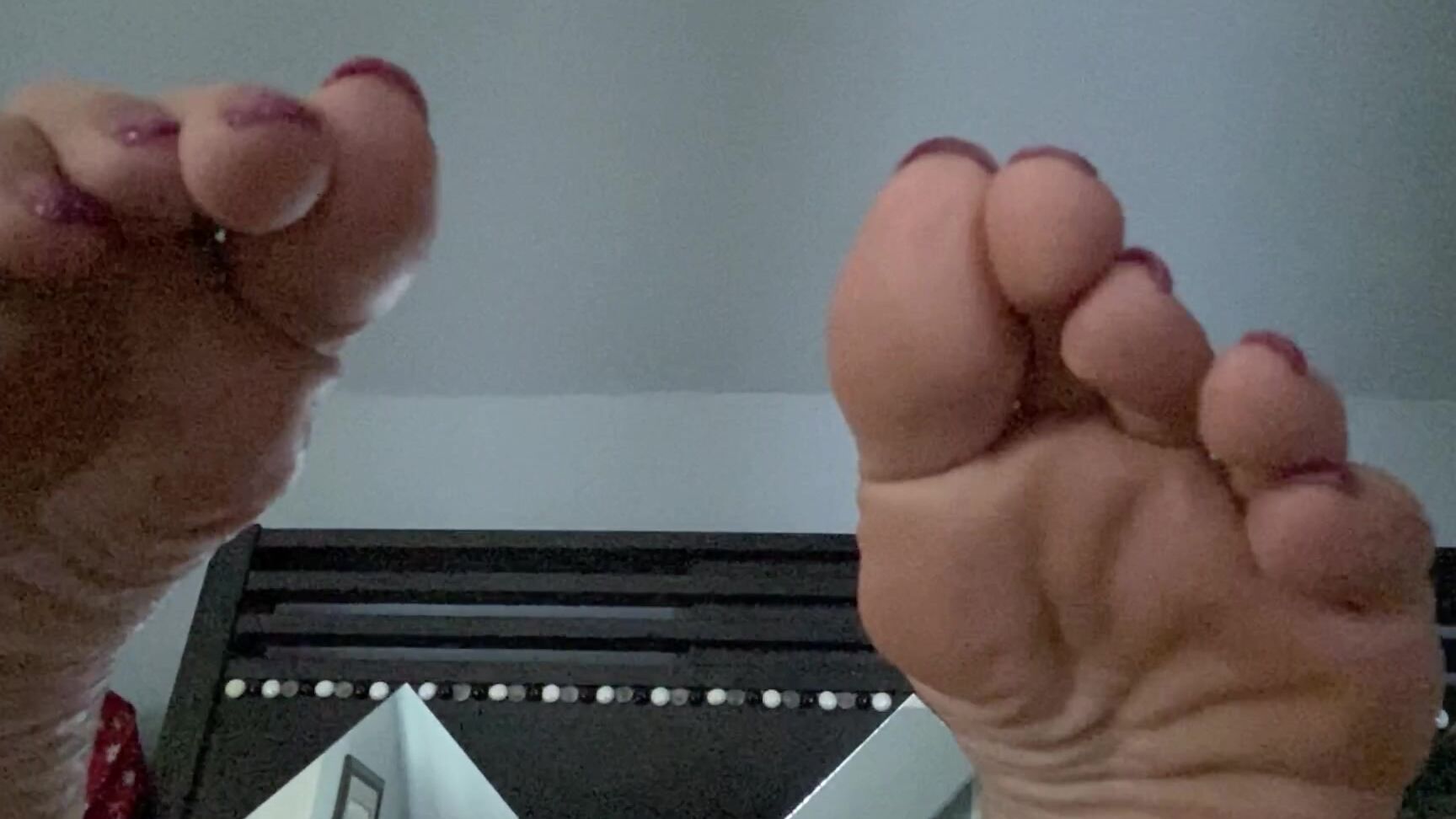 Queenmothersoles Suck My Toes While I Cum