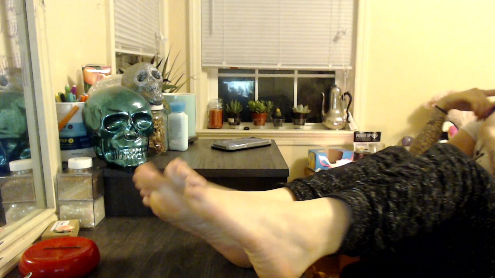 Feet, Fetish, Foot Fetish, Foot Play, Foot Worship starisstarving rubbing lotion on my feet foot fetish ManyVids