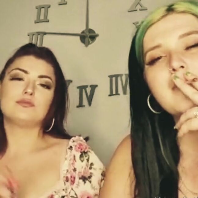 Katlyn Moree Nicknamed Katlynmoree Onlyfans Me Amp Ihavenoideaanymore Smoking A J Using Your As Our Little Ash Tray