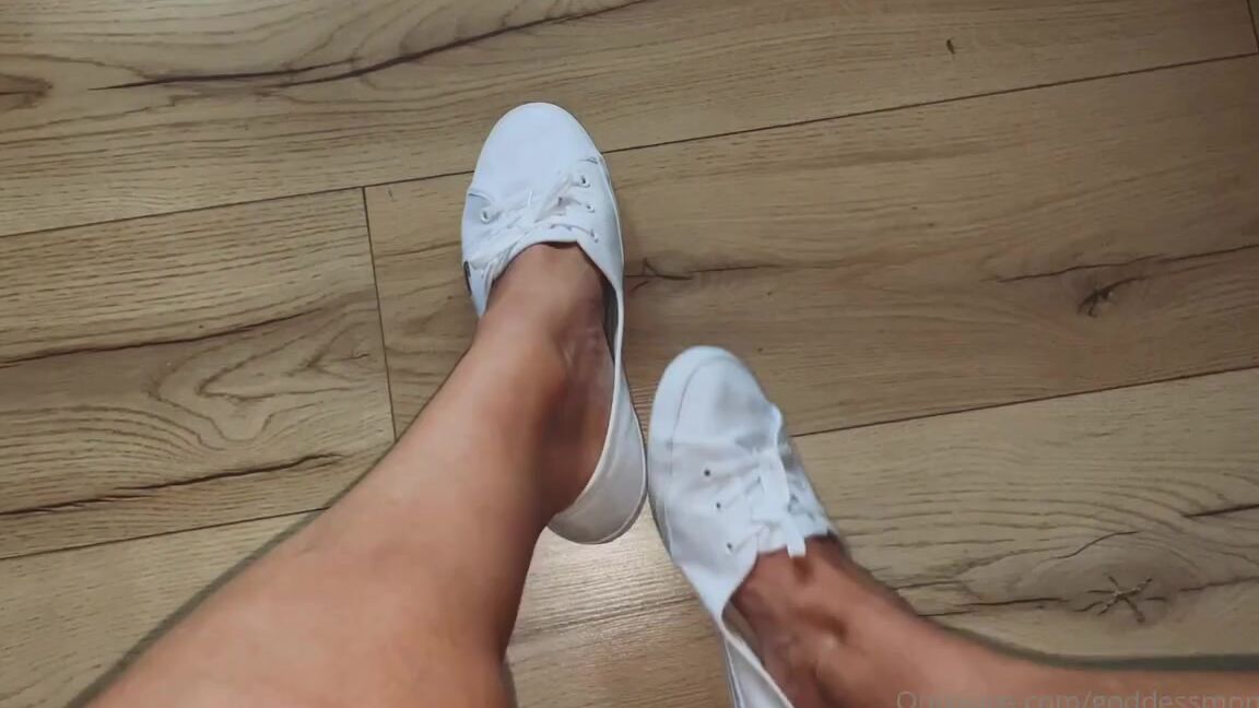 Goddessmona 91 Onlyfans Kenner Wissen Dass Diese Schuhe Richtig Gefhrlich Fr Die Nase Werden Knnen Connoisseurs Knowp