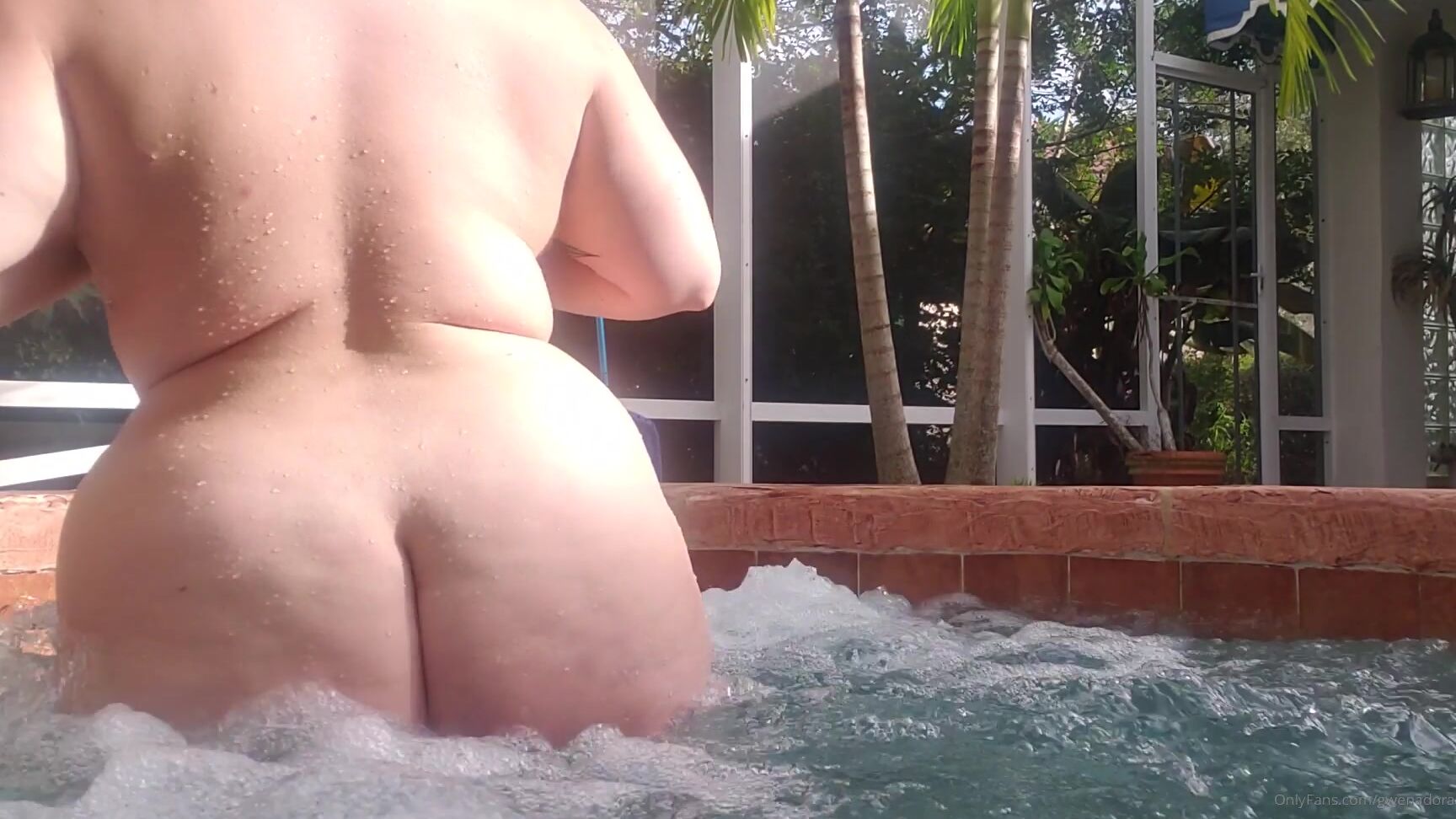Gwenadora 86099611 11 14 2019 If Only I Had Someone To Be Naked In This Hot Tub With I May Be
