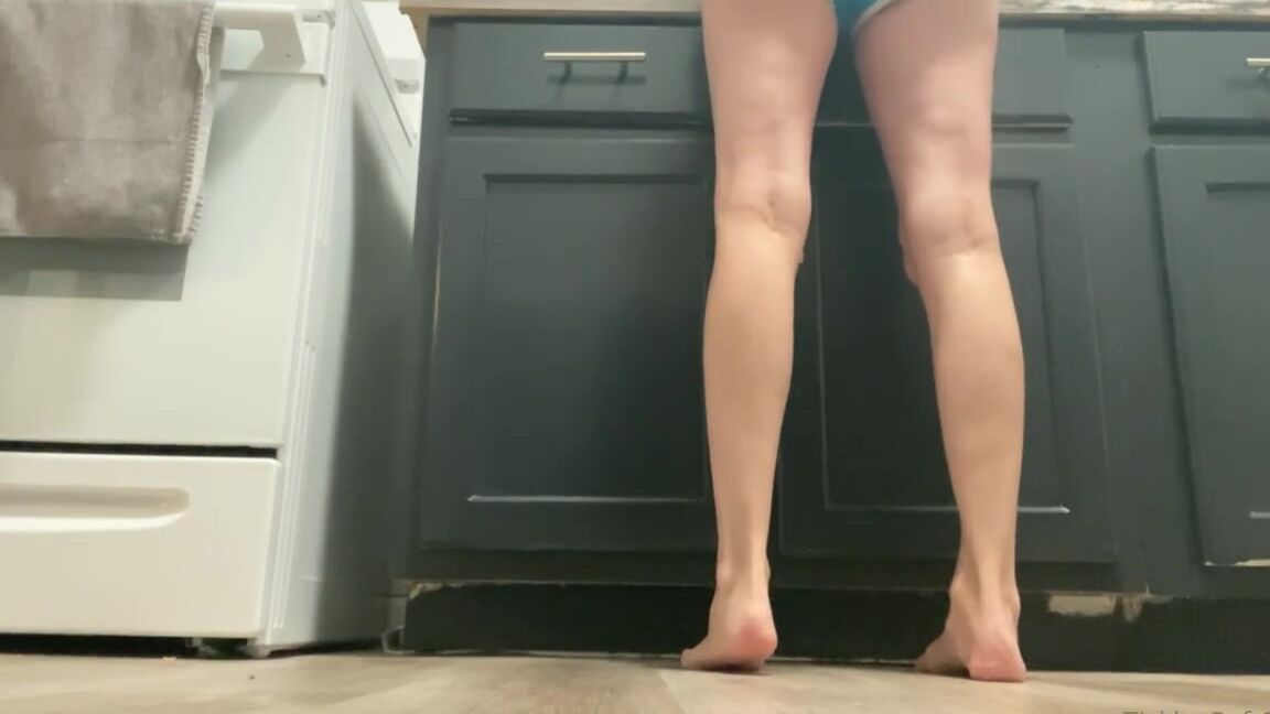 Tickles Soft Soles Nicknamed Ticklessoftsoles Onlyfans Do You Like Watching My Feet When I Do Regular Shit Like This