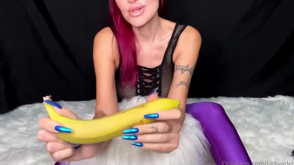 Alisha Griffanti Nicknamed Ladivadeltubo 10 06 2022 Onlyfans Video Secondo Te Cosa Faccio Con Questa Banana Guarda Il Video What Do You