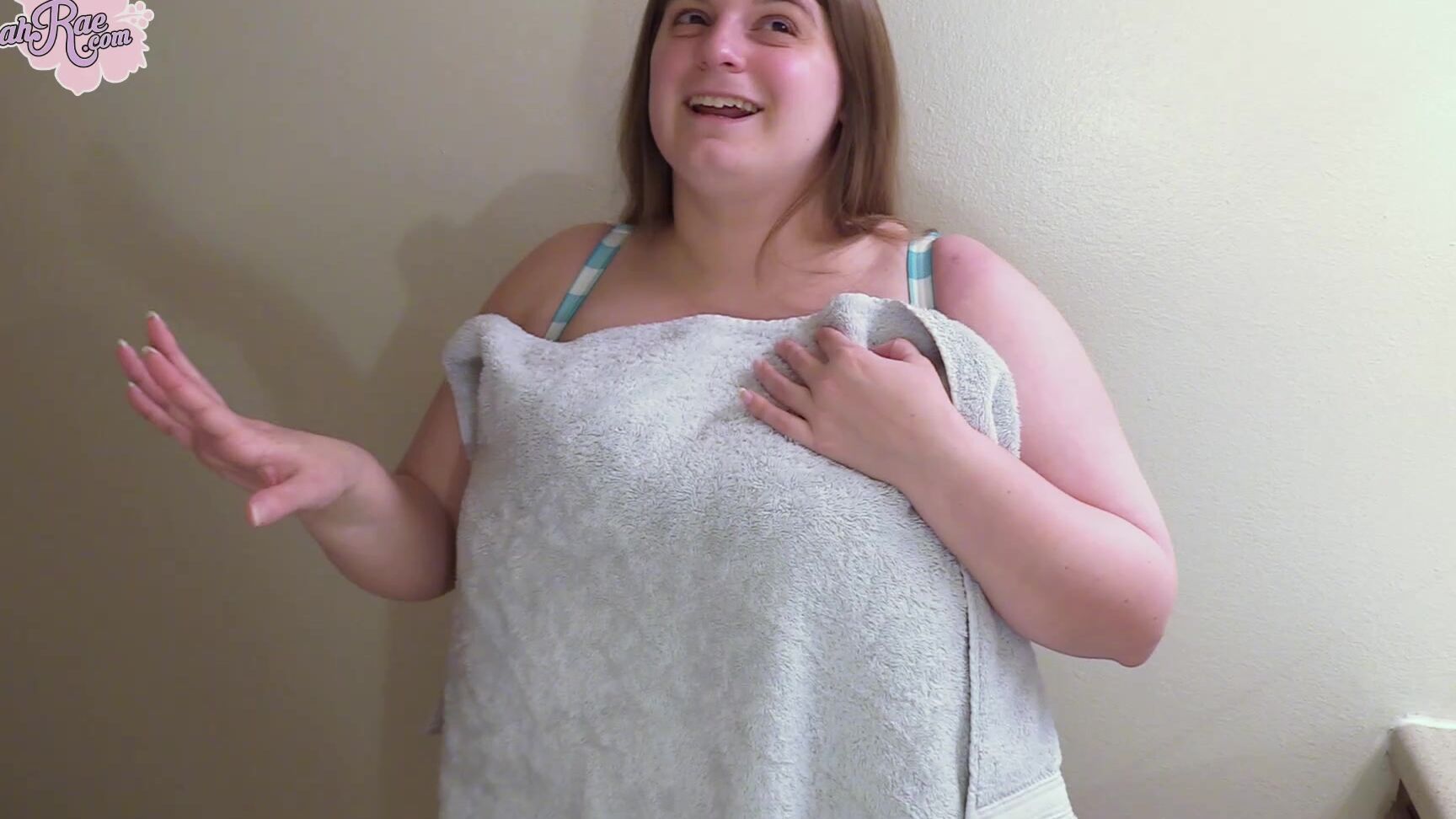 Sarah Rae Bikini Babe Wants Bigger Tits