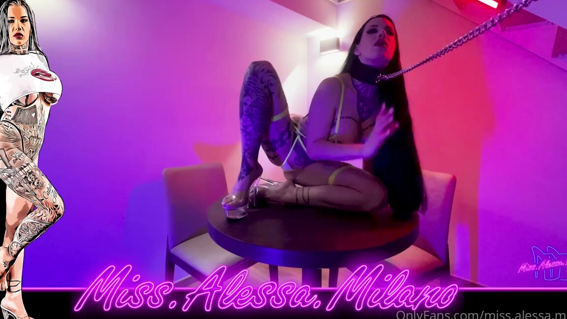 Missalessamilano Onlyfans Table Stripper I Sit On The Round Table Wearing Transparent With Neon Yellow Lingerie Necklace With