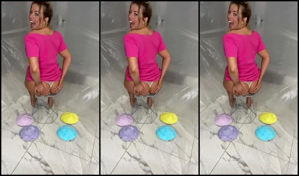 Bsmessybakery Nicknamed Bsmessybakery Onlyfans Pretty In Pink And Being Cheeky I Bare My Ass And Sit On The