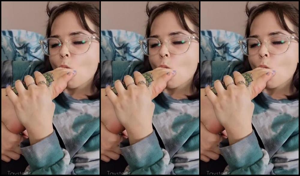 Tays Toes Nicknamed Taystoes 01 28 2022 Onlyfans Video Flirty Self Foot Worship I Take Off My Sheer Socks And Worship My Feet I