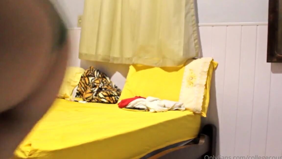 College Couple Nicknamed Collegecoupleph 03 26 2022 Onlyfans Video Old School Prank I Had To Wait For The Perfect Moment Lol