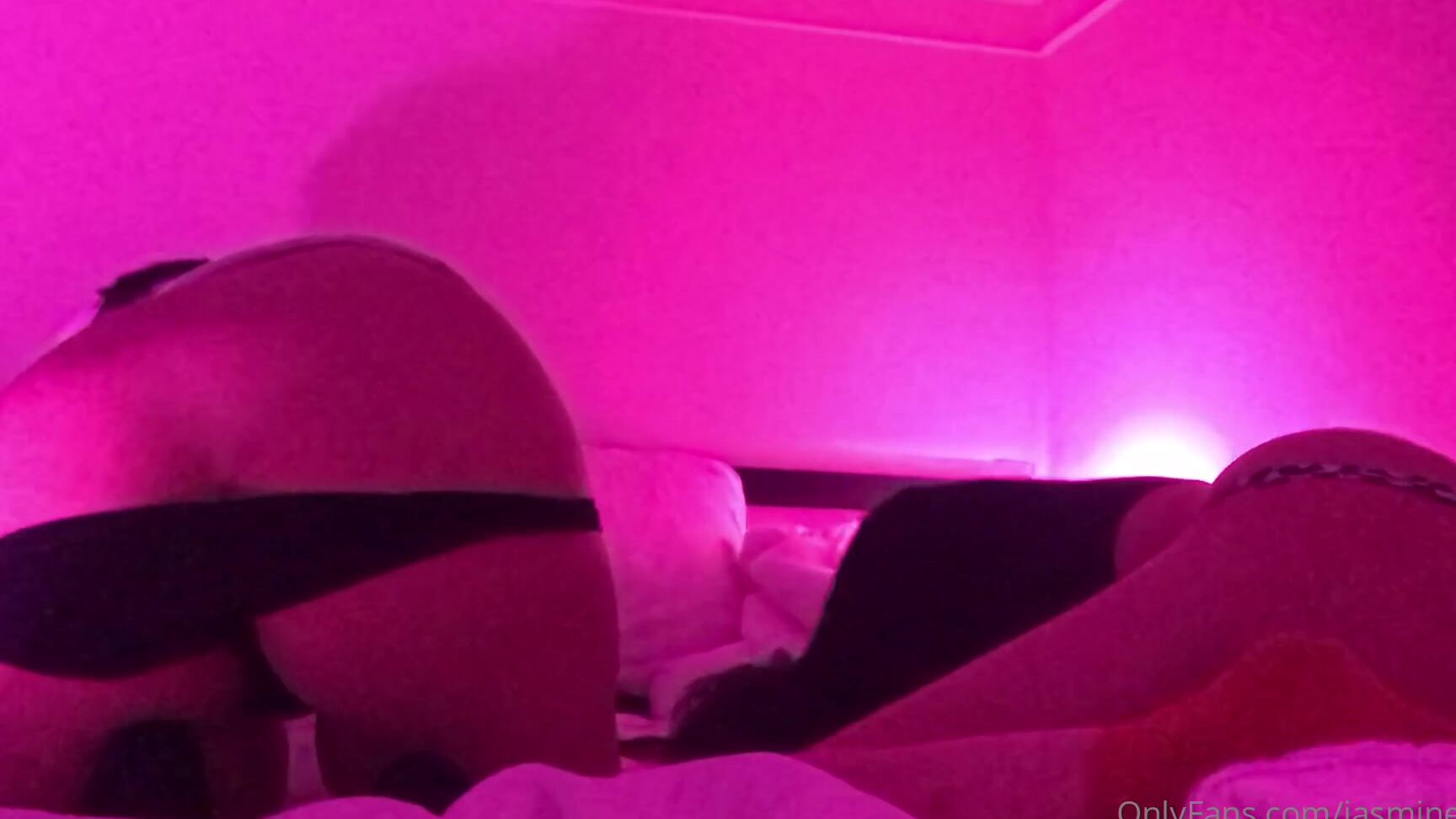 Jasminegrey Found This Funny Bts Video I Filmed As We Took Pictures On Sleepychew S Phone Lol