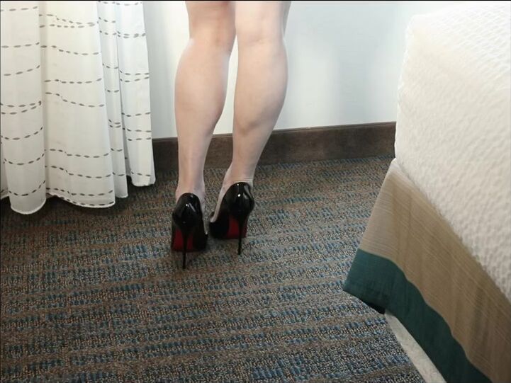 Claire Irons Nicknamed Claireirons Onlyfans Sometimes You Just Want To Tease Good Morningif You Beg I May Give You More