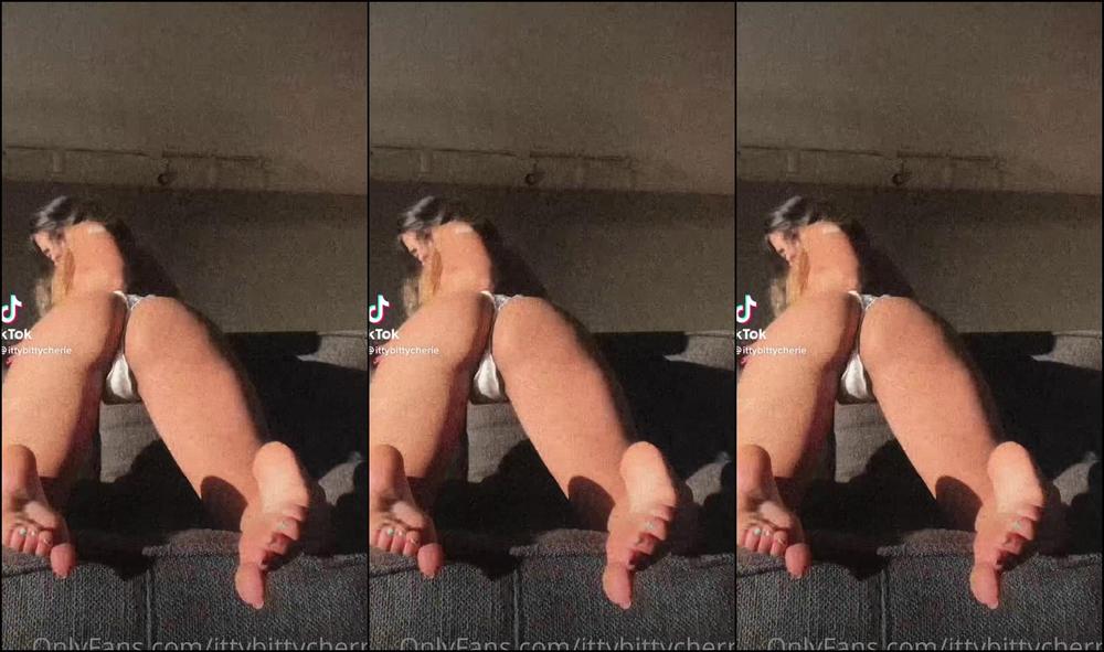 Ittybittycherry 2931E27F A7D4 4655 8E1B 00A590F8D1C6