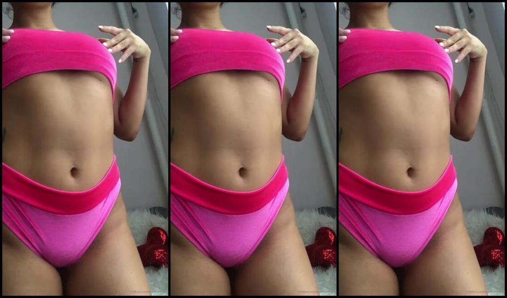 Valentina Fox Nicknamed Ineedvalentina Onlyfans Happy Valentine S Day I Have A Cute List Of Reimbursements For Any Eager To Please Cucks Maybe You I