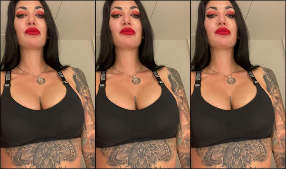 mistress damazonia about to wrestle you down you stand no chan Onlyfans