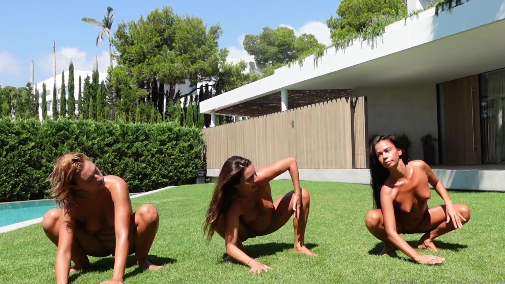 Roxysdream I Gave My Girlfriends Atenart And Joss Naturespirit A Sensual Naked Yoga Class They R