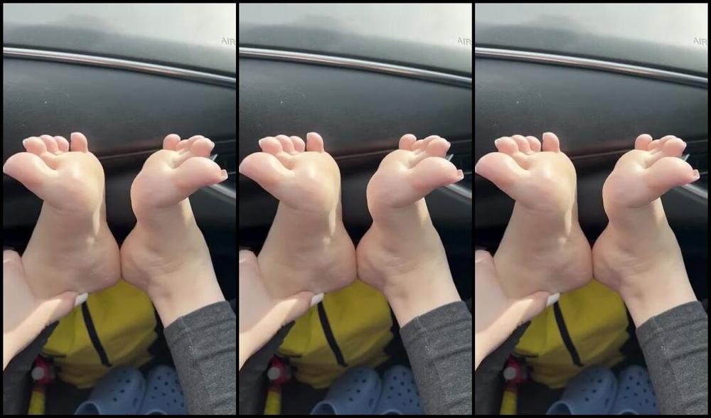 Sweetiestoes Aka Yourfeetsweetie Onlyfans Keep Staring