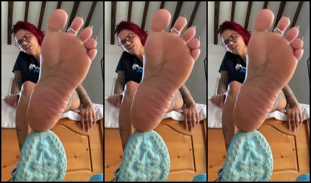 Msmaddy Aka Madsoles 1 Onlyfans Now Be A Good Footboy And Clean Up Those Sweaty Soles After I Went For A Morning Walk In My New Tr 3 9