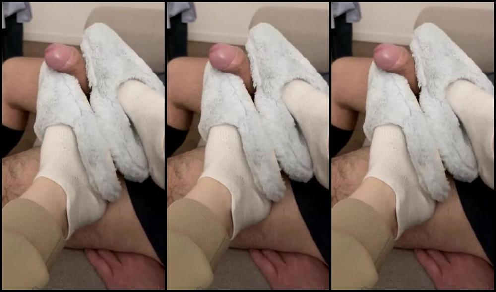 Deapistilla Nicknamed Deapistilla1 04 05 2023 Onlyfans Video Prima Con Le Pantofole Poi Con I Calzini