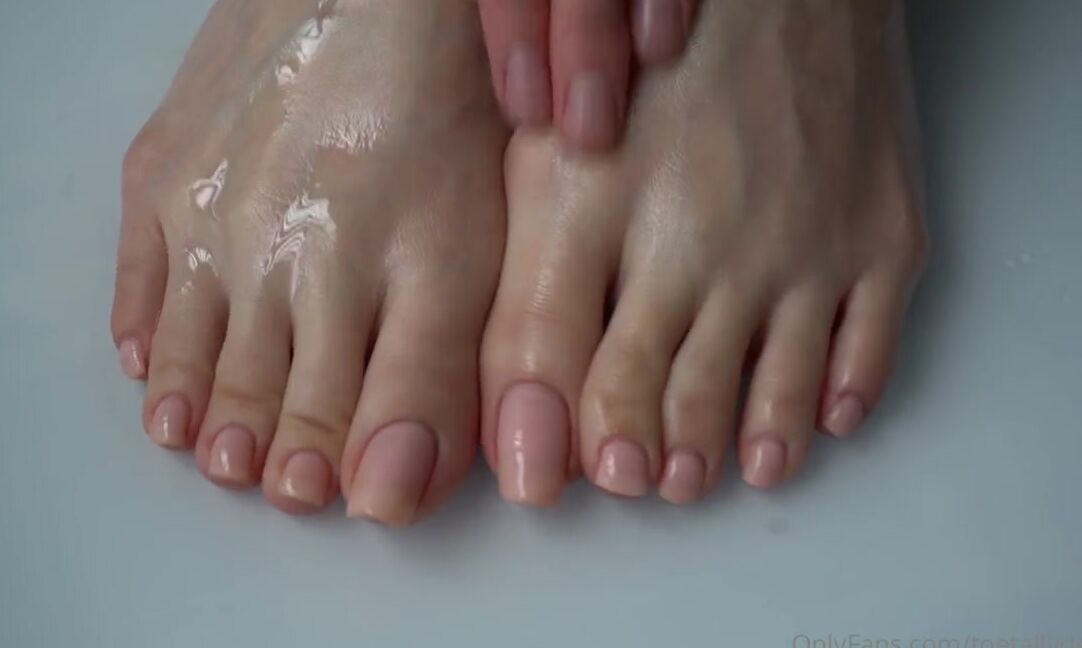 Toetallydevine Onlyfans Being A Little Pushy After I Get Oiled Up Tags Oily Cum Countdown Femdom Seduction Soles Longp