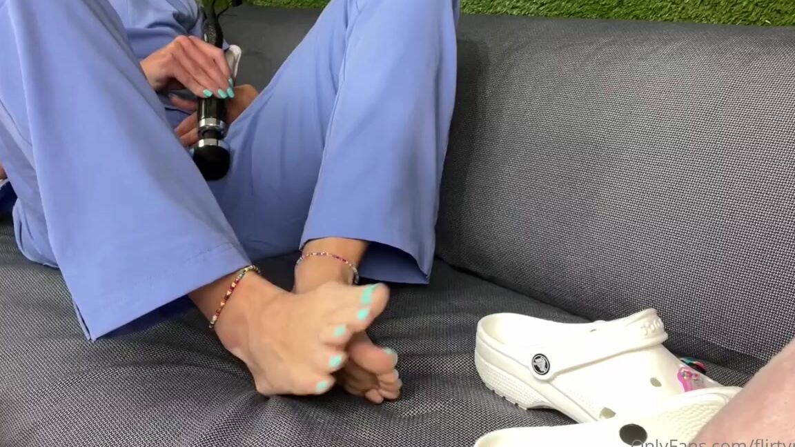 Flirty Paws Nicknamed Flirtypaws Onlyfans At Work All Day Waiting To Get Home And Vibe My Clit Sucking My Toes A Little To Help The Process