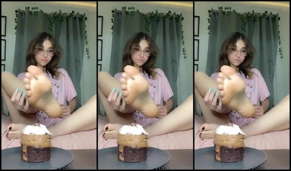 Goddesskayy Nicknamed Goddesskayy Onlyfans Would You Like A Taste It S Soo Good