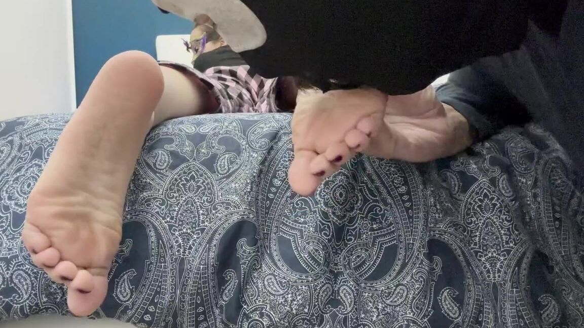 Deapistilla Nicknamed Deapistilla1 12 09 2022 Onlyfans Video Leccami Ai Piedi Del Letto Sguattero Guardate Come Si Impegna Per Non Farmi Perdere La Pazienza