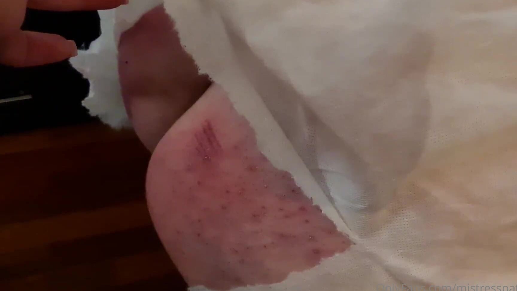 Mistresspatricia Offensichtlich War Die Herrin Nicht So Zufrieden Mit Der Arbeit Des Sklaven Daher Folgt D