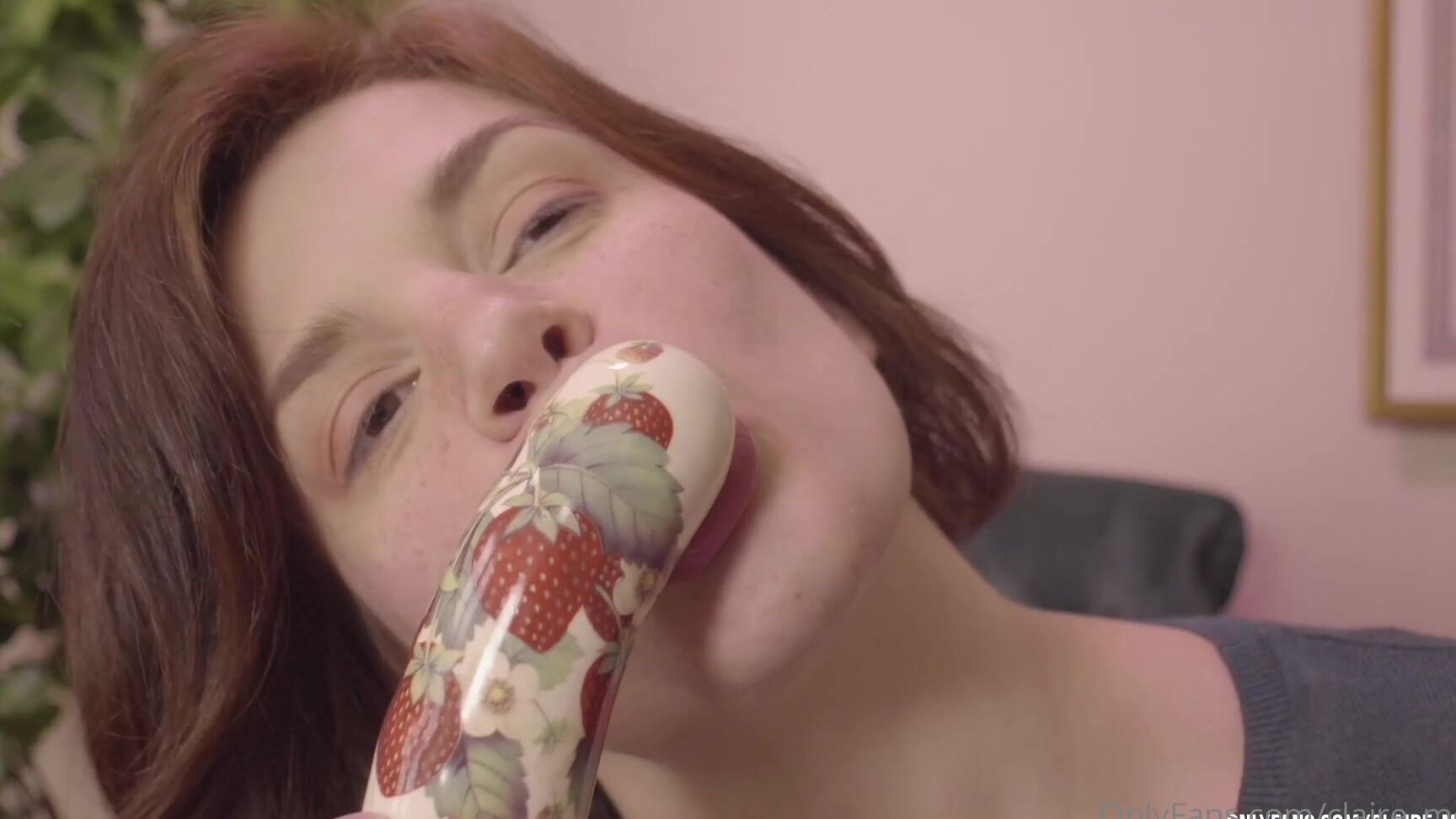 Claire Moulin Hello Guys It S Snowing Today Damn You Know How Much I Love Snow But I Can T Wait To B