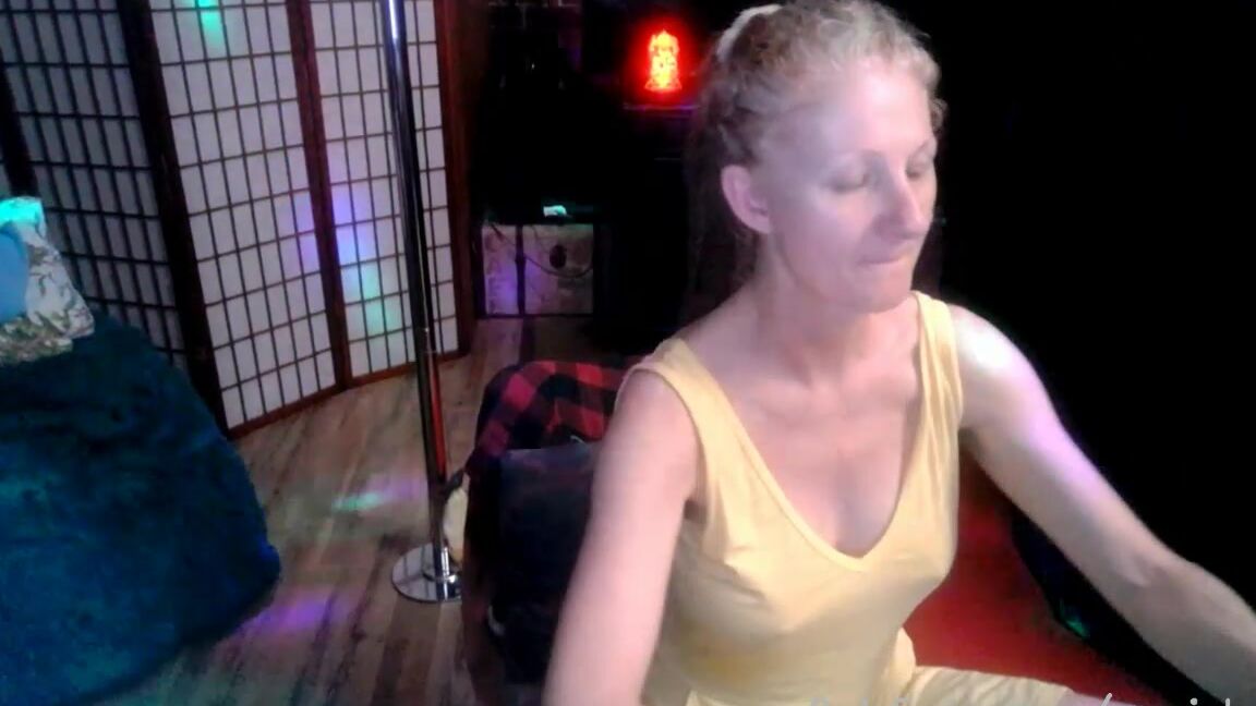 Anniebody Stream Started At Am I M Back