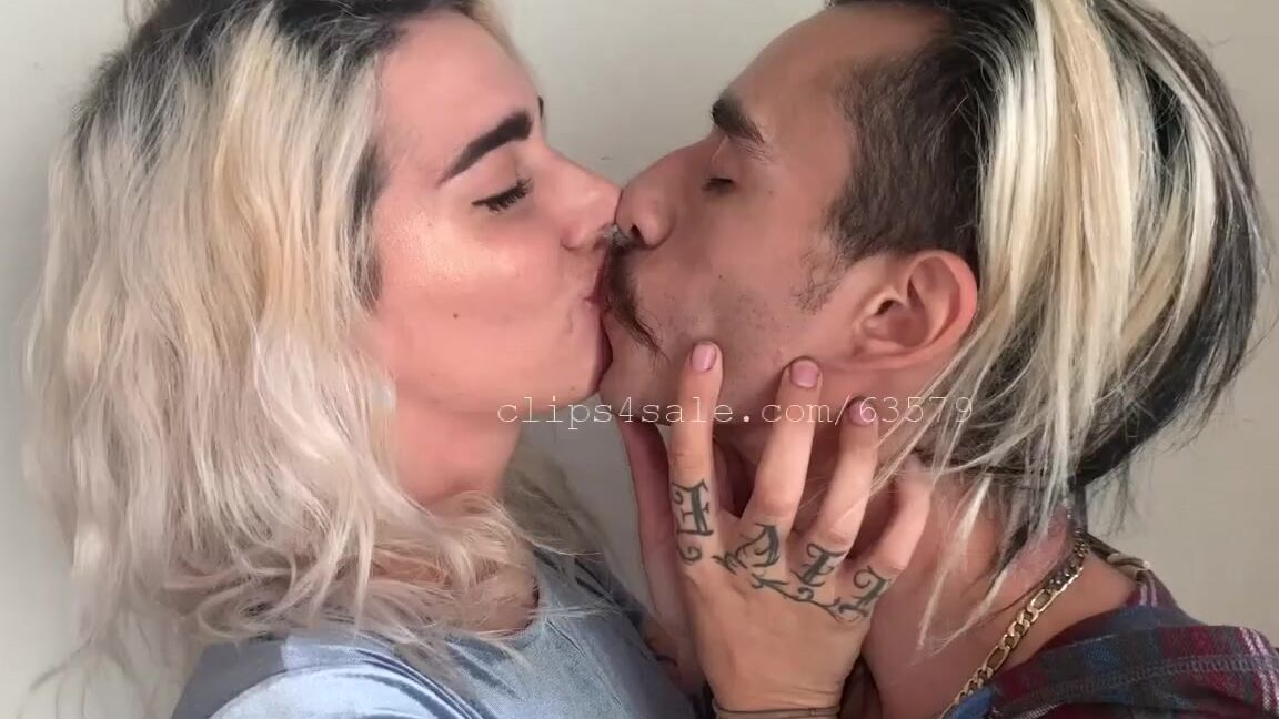 Kissingchannel Nicknamed Kissingchannel 10 24 2020 Onlyfans Video Slepting And Creeps Kissing Friday