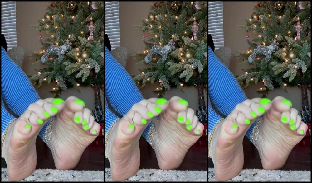 Fendi Feet Aka Goddessfendi Onlyfans The Spoiling Has Begun Tis The Season What Are You Gifting Your Goddess Fendi For The Holidays Youp