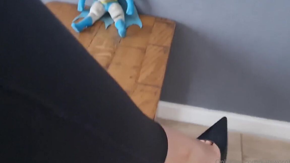 Kats Worn Heels Nicknamed Katswornheels Onlyfans Just Sit There And Let Me Have My Way With You